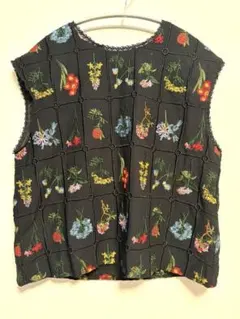 deux amour 黒 花柄刺繍 半袖トップス　フレンチスリーブ　鮮やかのサムネイル