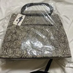 バラ柄ハンドバッグ 黒とベージュ