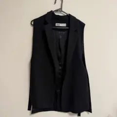 ZARA ブラック ノースリーブ ベスト