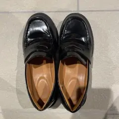 ユニクロC 黒の合成皮革ローファー