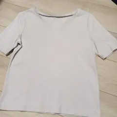 NATURAL BEAUTY BASIC グレー Vネック Tシャツ Mサイズ