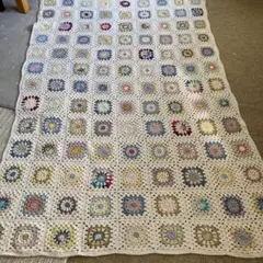 期間限定価格　モチーフ編み　グラニースクエア柄マルチカバー　大判サイズ 手編みグラニースクエア マルチカバー かぎ針編み モチーフ編み