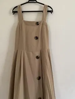 ベージュ Aライン ワンピース ジャンパースカート　ジャンスカ