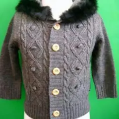 未使用　コムサイズム９０ｃｍフード付きラビットファーカーディガン