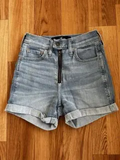 Hollister ウルトラハイライズ23インチ00デニムショートのサムネイル