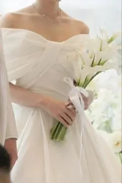 【韓国風／Aライン】FLB‑0024 ウェディングドレス OW リボン取り外し可