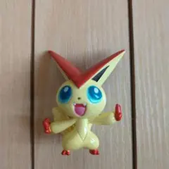 ビクティニ フィギュア 約5cm