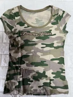 トミーガール★トミージーンズロゴプリント迷彩柄Tシャツ　XS