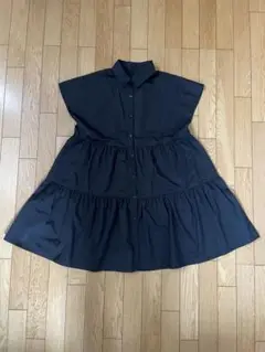 黒のシャツワンピース 半袖 ティアード:H&M