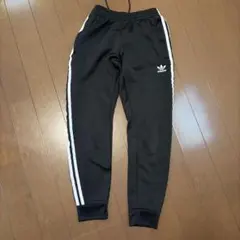 アディダスオリジナルス　ジャージ　パンツ