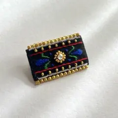 ハンドメイドブローチ