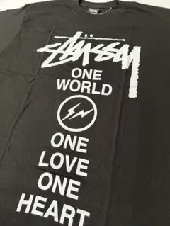新品未使用Stüssy ブラック フラグメントチャリティTシャツ　M