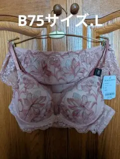 PEACH JOHN、フラワースカラップブラ、ショーツセットB75。のサムネイル