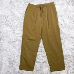 テーバードパンツ