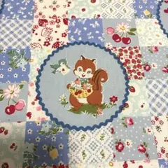 松山敦子さん、レトロアニマル柄 パッチワーク風プリント生地