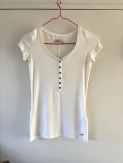 HOLLISTER ボタン付きヘンリーネック Tシャツ