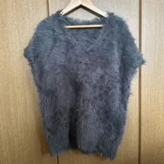 【美品】ur’s ファーベスト L ダークグレー Vネック 高見え オケージョン