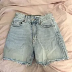 H&M デニムショートパンツ ライトブルーのサムネイル