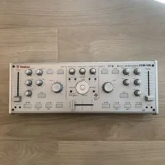 〈ジャンク品〉Vestax VCM-100
