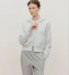 W LACE APPLIQUE CROP HOODIE ZIPUPのサムネイル