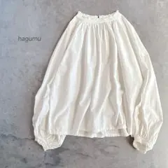 hagumu ⿻ リネンコットン ギャザープルオーバー ナチュラル ボリューム袖