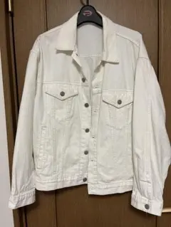 ホワイトデニムジャケット