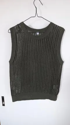 UNIQLO XL オリーブ色ニットベスト