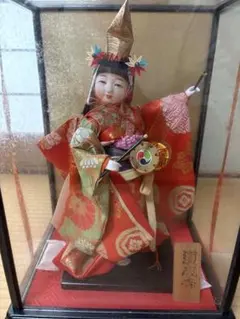 羽子板　オルゴール付き　出産祝い　伝統　日本人形　縁起物　手まり付き 羽子板 ケース入り 伝統工芸品 オルゴール付 - メルカリ