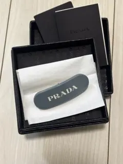 PRADA ロゴ ヘアクリップ ライトブルー バレッタ 箱付き 正規品 人気のサムネイル