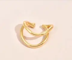 ゴールド イヤーカフ キラキラ　ノンホール　シンプル