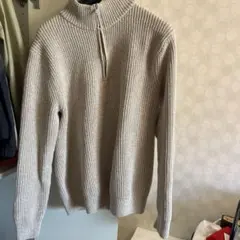 ユニクロ　ジップアップネック　セーター　ベージュ　サイズM