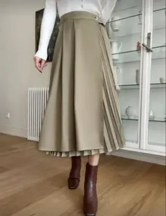 【未使用】Dazy ベージュ サイドボタン フレアプリーツスカート