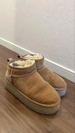 【美品】【匿名配送】UGG ベージュ タスマン ショートブーツ 美品】【匿名配送】UGG ベージュ タスマン ショートブーツ - メルカリ