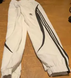 adidas ホワイト ジャージパンツ