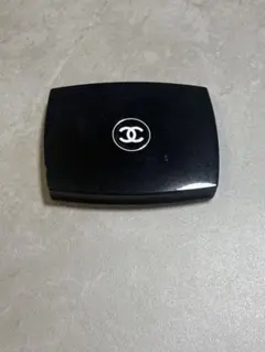 CHANEL ヴィタルミエール エクラ パウダーファンデーションのサムネイル