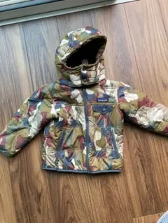 Patagonia リバーシブル フーディ キッズ 迷彩柄のサムネイル
