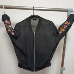 花柄刺繍 黒 ジップアップジャケット