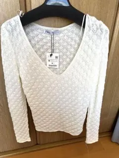【新品】値下げ交渉可、ZARA ホワイト Vネックセーター M