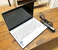 ノートパソコン　LIFEBOOK SH54/K　アーバンホワイト　CORE i5のサムネイル