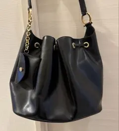 Salvatore Ferragamoサルヴァトーレフェラガモガンチーニ　黒