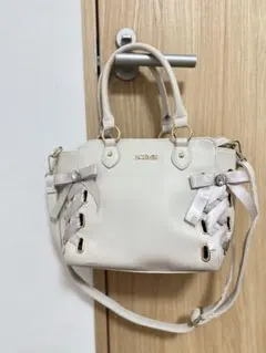 NOEMIE ホワイト ショルダーバッグ