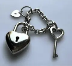 ハートのキー＆南京錠付きキーチェーン