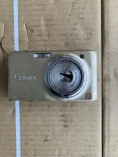 Panasonic LUMIX DMC-FX77 本体のサムネイル