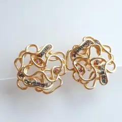 イヤリング　ラインストーン　金色　ゴールドカラー　透かしデザイン　耳飾り e26