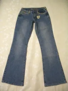 お値下げしました！　新品　おまけチャーム付　ゴールドストーン　ジーンズ