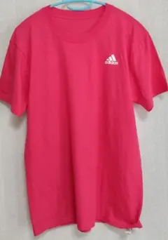 adidas ピンク 半袖Tシャツ