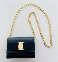 フェラガモ ヴァラリボン ヴィンテージ ミニショルダーバッグ