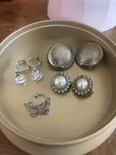 イヤリング3つ＋イヤーカフ1つ
