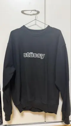 stüssy ブラック トレーナー