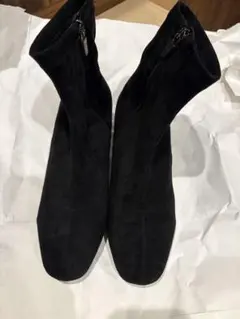 ブラックスエードショートブーツ